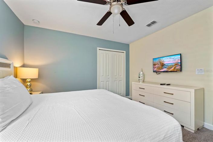 Image No.32-8 Bed Property for sale