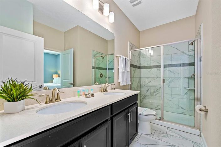 Image No.39-8 Bed Property for sale