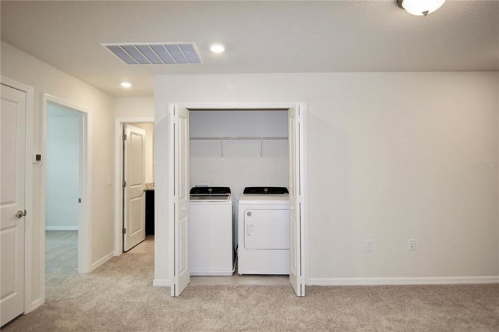 Image No.17-5 Bed Townhouse for sale