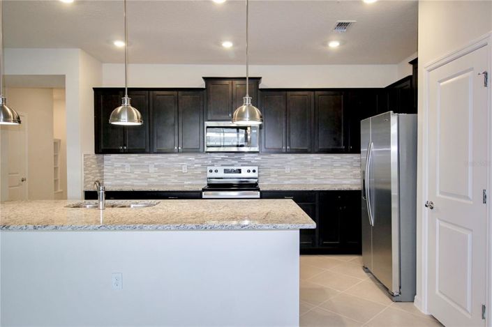 Image No.9-5 Bed Townhouse for sale