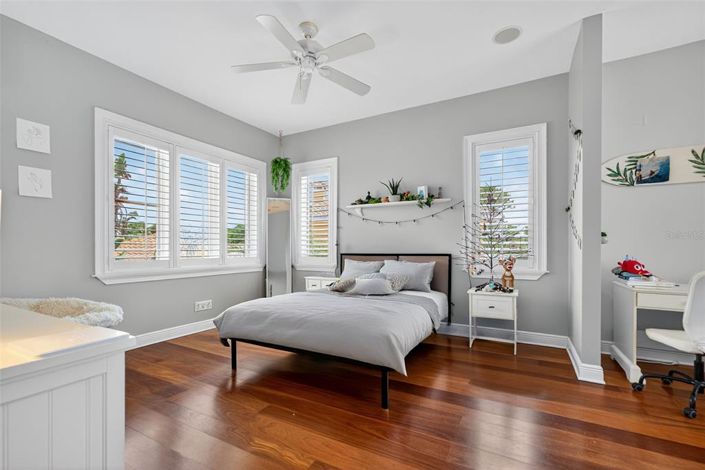 Image No.23-4 Bed Property for sale