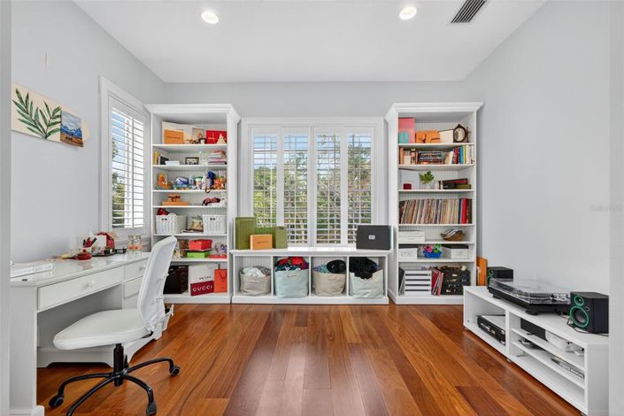 Image No.24-4 Bed Property for sale