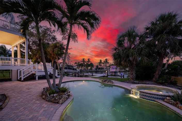 Image No.27-4 Bed Property for sale