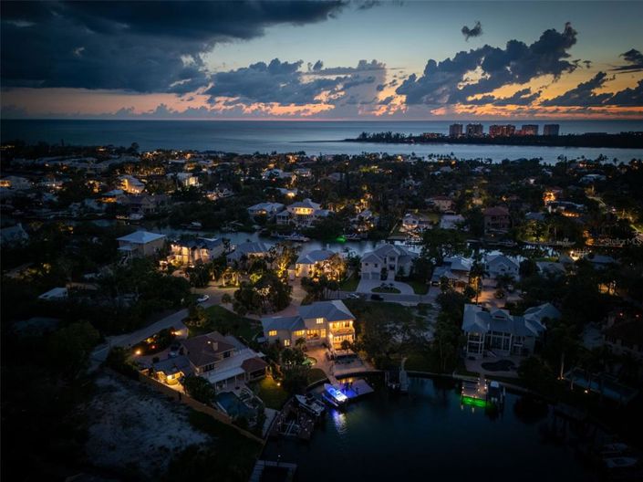 Image No.31-4 Bed Property for sale