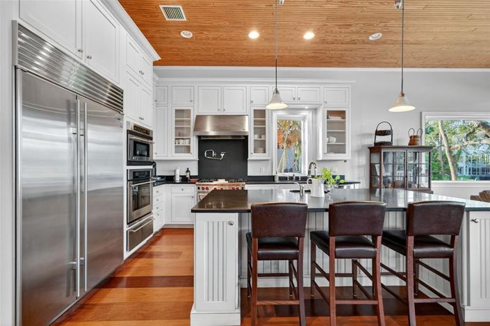 Image No.8-4 Bed Property for sale