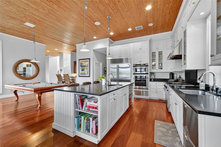 Image No.9-4 Bed Property for sale