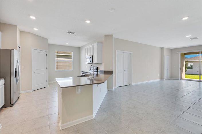 Image No.6-4 Bed Property for sale