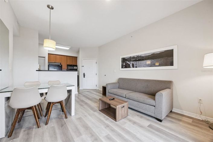 Image No.10-2 Bed Property for sale