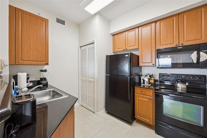 Image No.16-2 Bed Property for sale