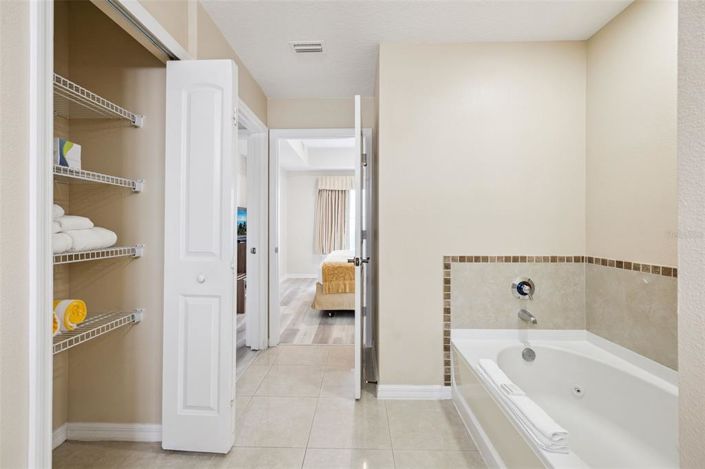 Image No.22-2 Bed Property for sale