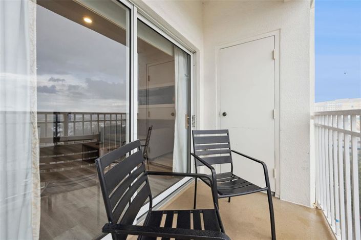 Image No.25-2 Bed Property for sale