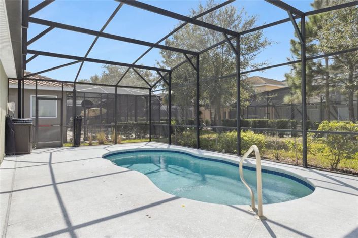 Image No.10-6 Bed Property for sale