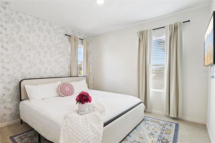 Image No.12-6 Bed Property for sale