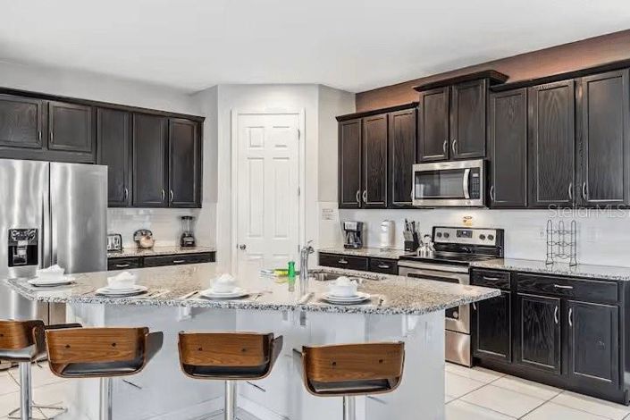 Image No.12-5 Bed Property for sale