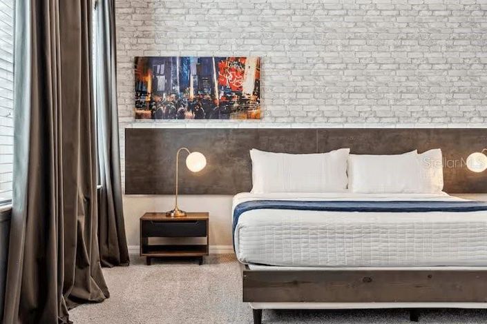 Image No.17-5 Bed Property for sale