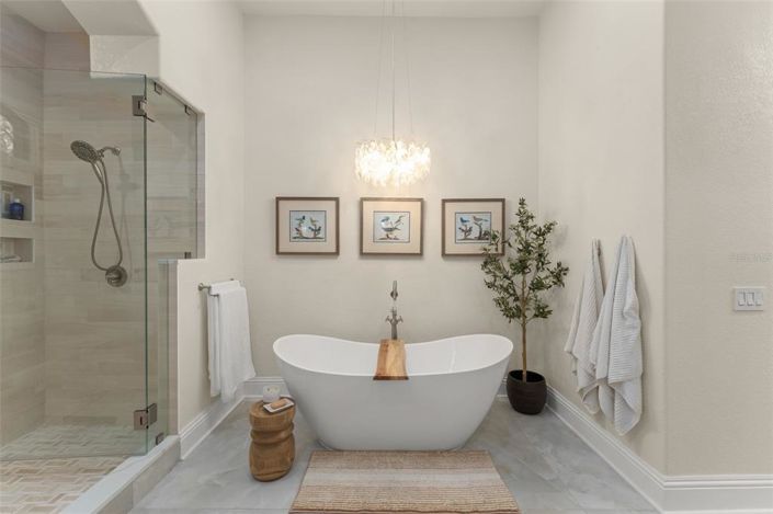 Image No.28-5 Bed Property for sale