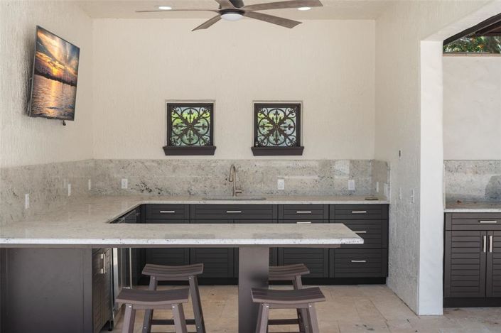 Image No.44-5 Bed Property for sale