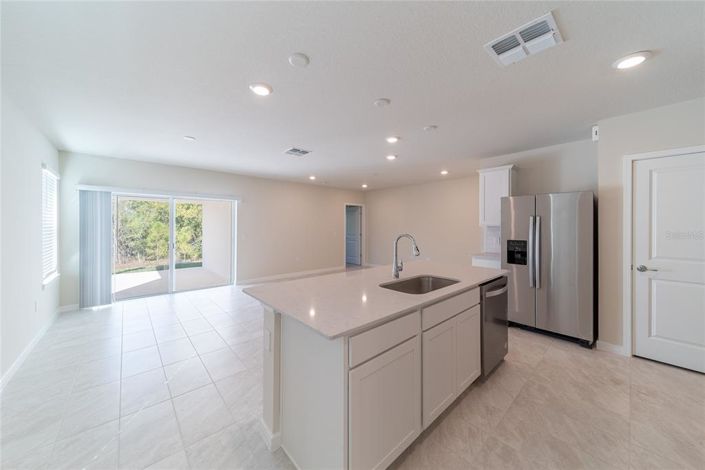 Image No.4-4 Bed Property for sale