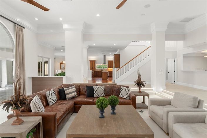 Image No.10-3 Bed Property for sale