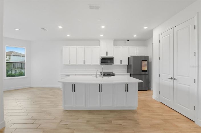 Image No.14-4 Bed Property for sale