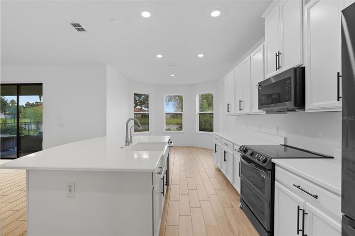 Image No.15-4 Bed Property for sale