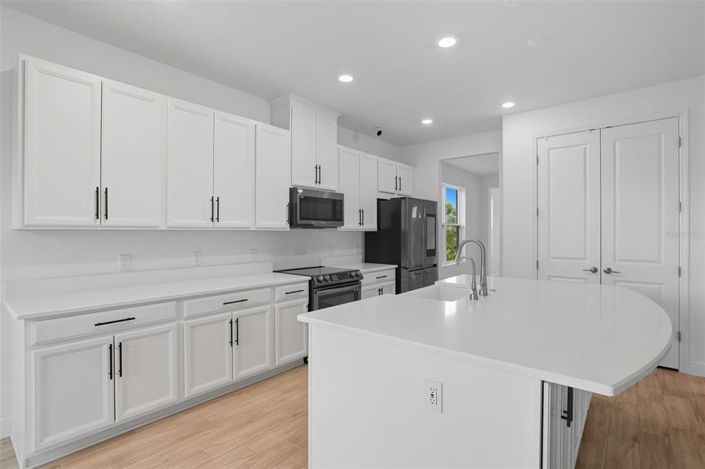 Image No.16-4 Bed Property for sale