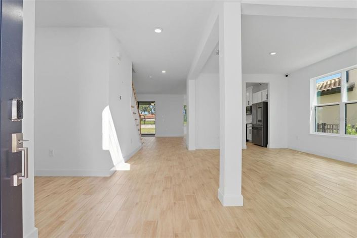 Image No.4-4 Bed Property for sale