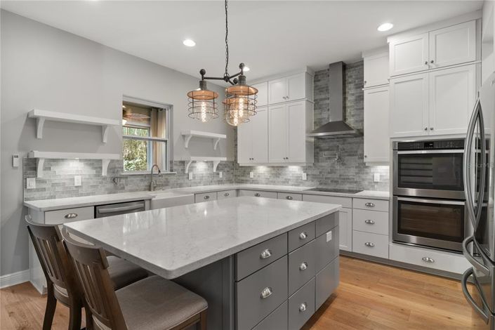 Image No.20-4 Bed Property for sale