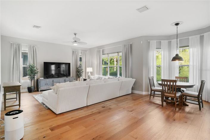 Image No.28-4 Bed Property for sale