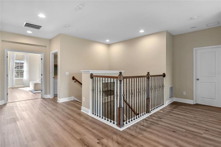 Image No.32-4 Bed Property for sale