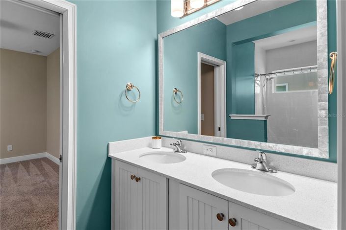 Image No.43-4 Bed Property for sale