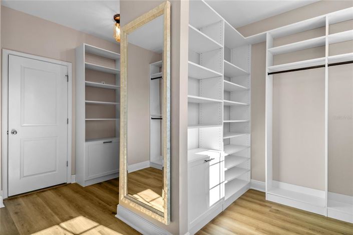 Image No.55-4 Bed Property for sale