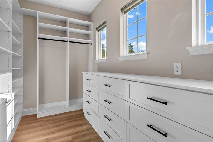 Image No.57-4 Bed Property for sale