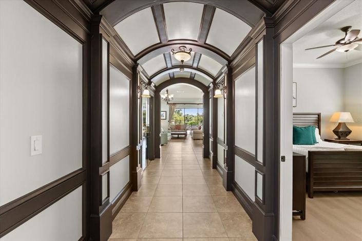 Image No.12-5 Bed Property for sale