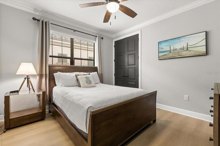 Image No.18-5 Bed Property for sale