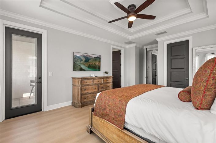 Image No.24-5 Bed Property for sale