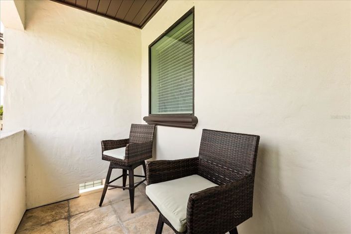 Image No.27-5 Bed Property for sale