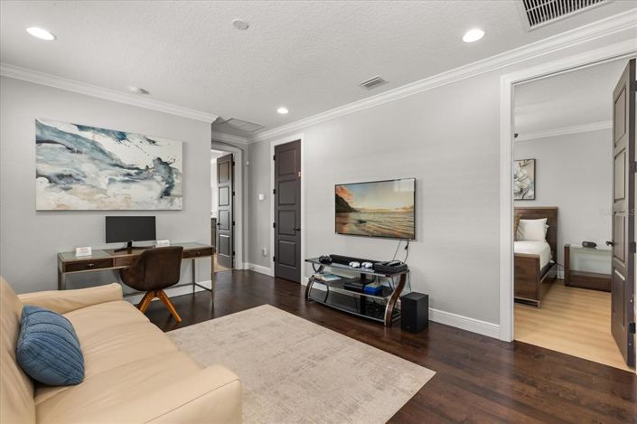 Image No.29-5 Bed Property for sale