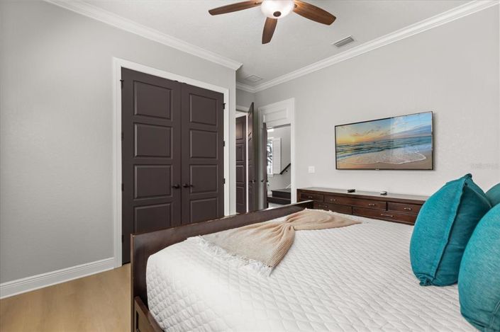 Image No.33-5 Bed Property for sale