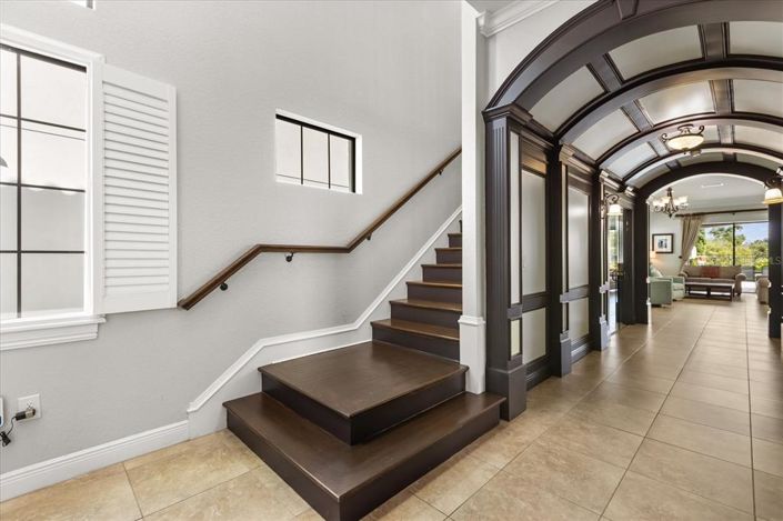 Image No.4-5 Bed Property for sale