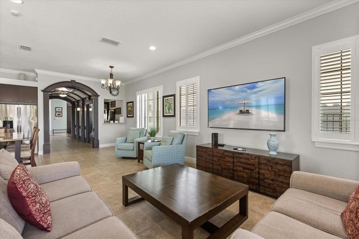 Image No.5-5 Bed Property for sale