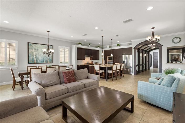 Image No.6-5 Bed Property for sale