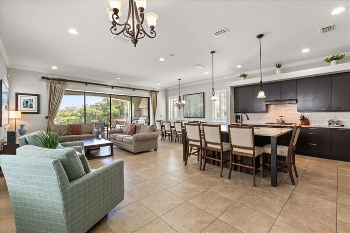 Image No.7-5 Bed Property for sale