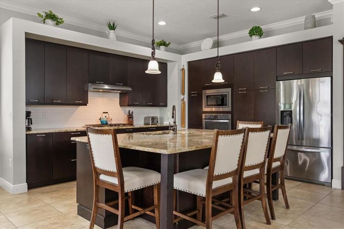 Image No.8-5 Bed Property for sale