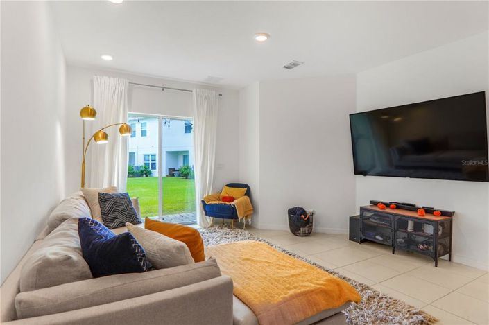 Image No.10-4 Bed Townhouse for sale