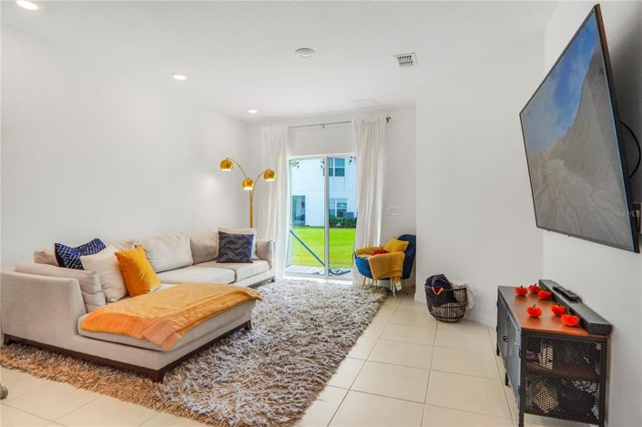 Image No.2-4 Bed Townhouse for sale