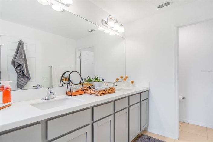 Image No.32-4 Bed Townhouse for sale