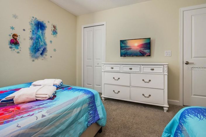 Image No.15-8 Bed Property for sale