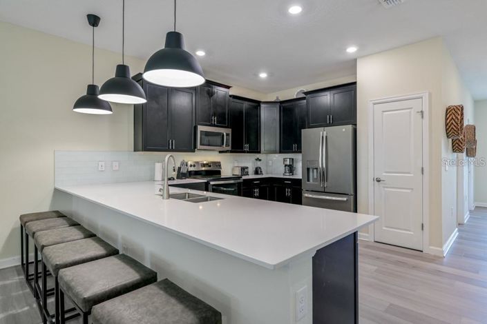 Image No.28-8 Bed Property for sale