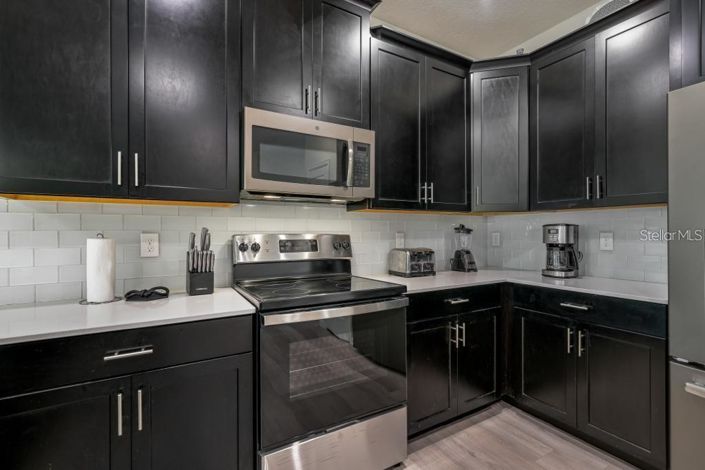 Image No.29-8 Bed Property for sale